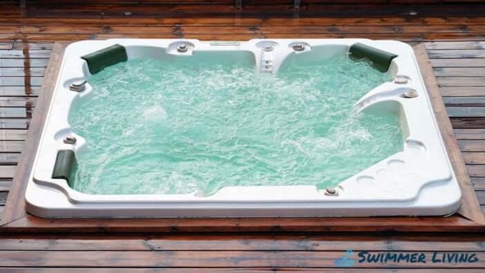 what is the difference between hot tub and jacuzzi