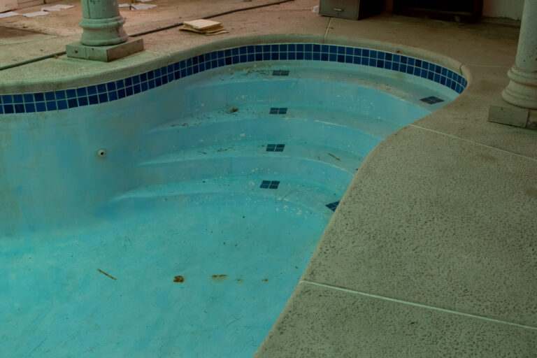 A view of an empty swimming pool.