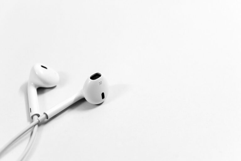 7 Best Water Resistance Headphones for Swim Workouts That Won’t Fail You