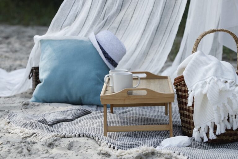 7 Best Waterproof Picnic Blankets for Beach Days That Locals Keep Secret