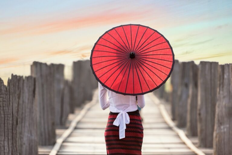 7 Best Poolside Umbrellas for Shade That Beat Summer Heat Perfectly
