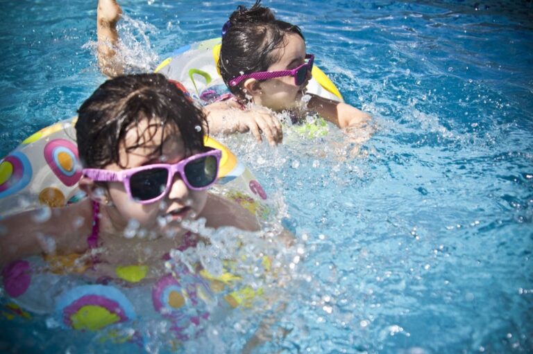 10 Best Water Safety Vests for Infants That Ensure Summer Safety
