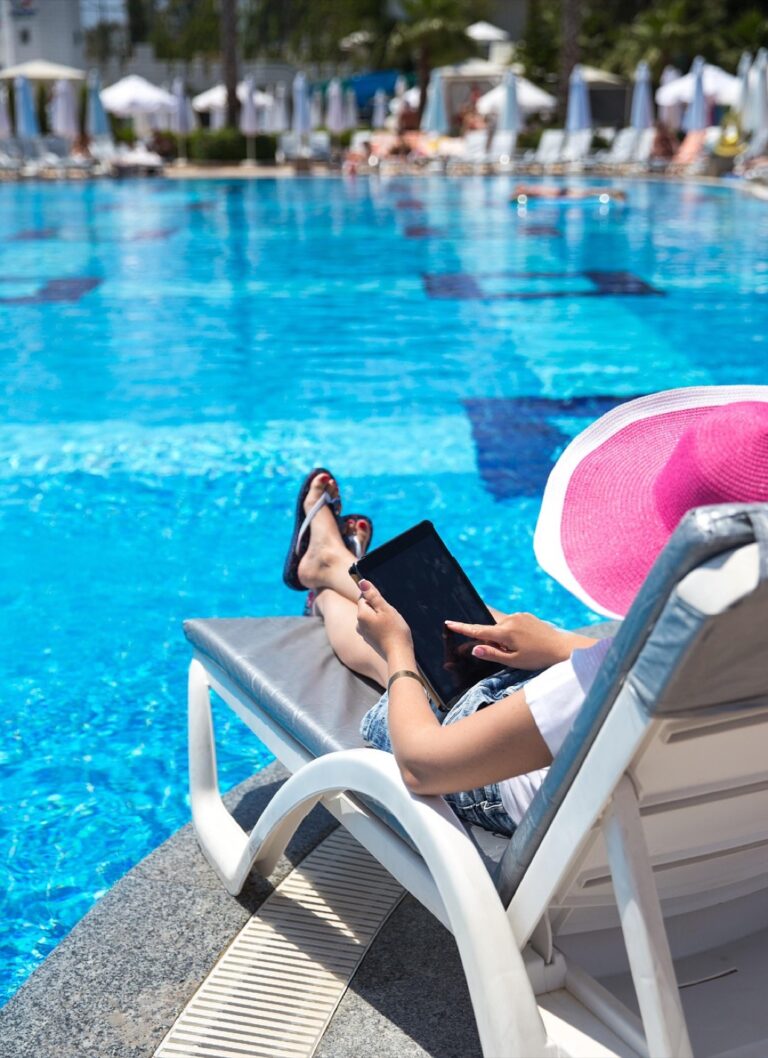 7 Best Poolside Towels for Comfort and Convenience That Last All Season