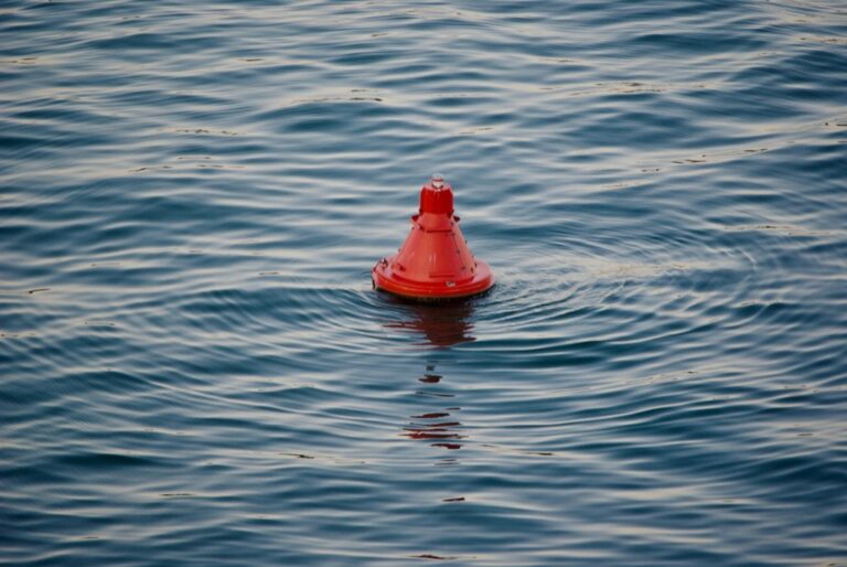 7 Best Swim Safety Buoys for Visibility That Could Save Your Life