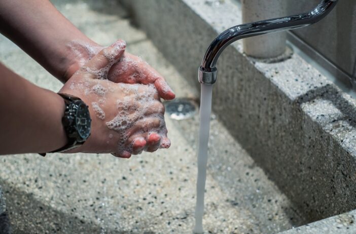 7 Best Body Washes For Chlorine Removal Pro Swimmers Swear By - Swimmer ...