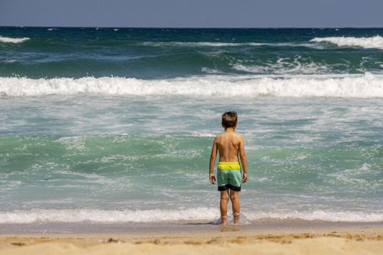 7 Best Toddler Beach Gear Products For Convenience Parents Can’t Live Without