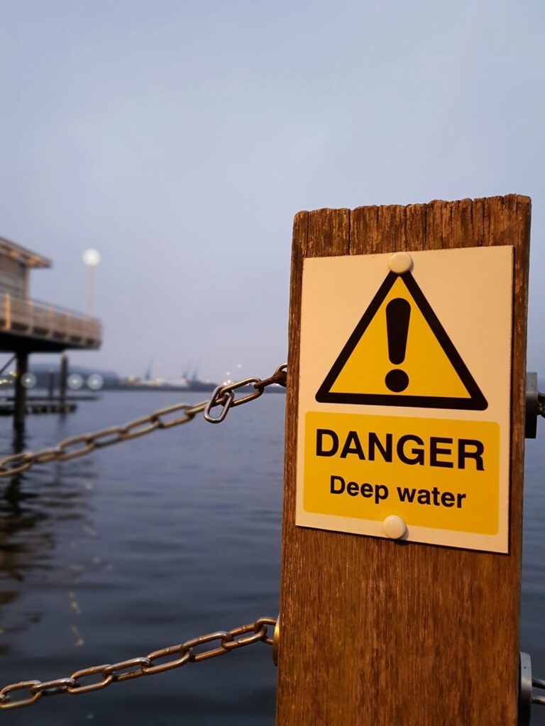 10 Best Safety Signs for Marking Floating Dock Areas That Every Boater Should Know