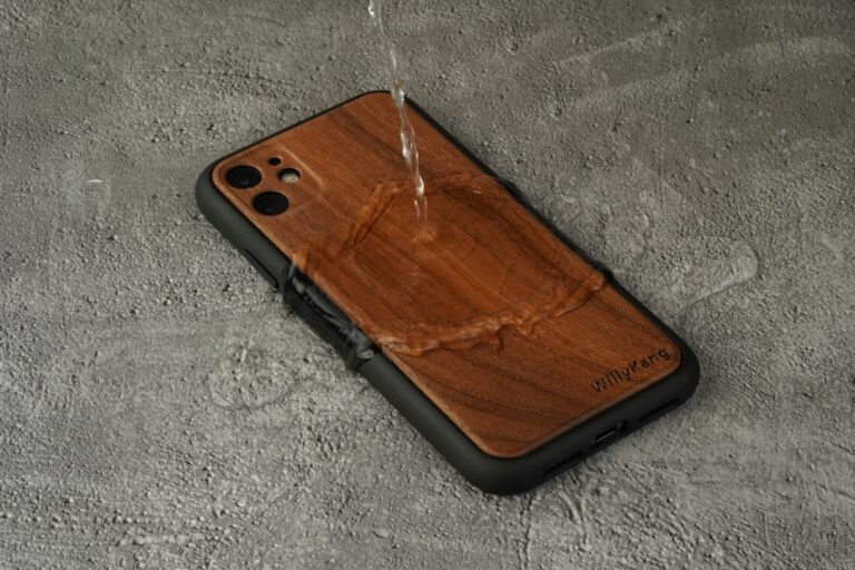 10 Best Waterproof Phone Holders for Paddleboarding That Maximize Performance