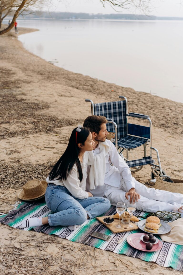 7 Best Beach Snacks For Family Outings That Stay Fresh All Day