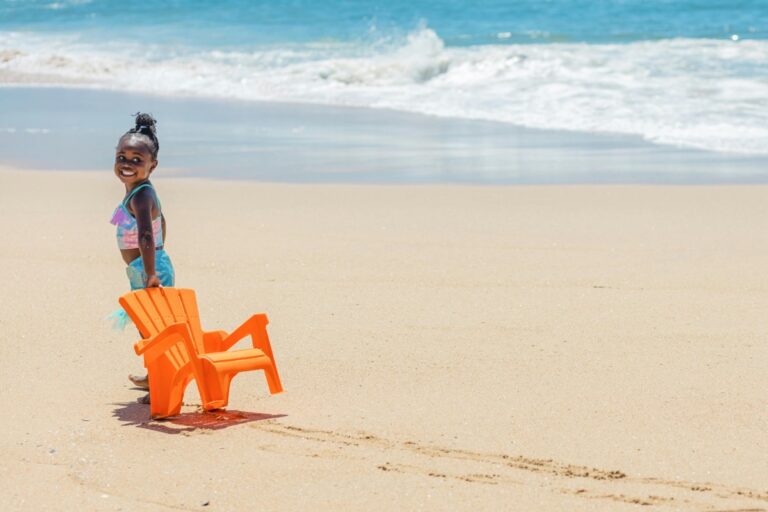10 Best Water Bibs for Toddlers at the Beach That Ensure Safety and Comfort