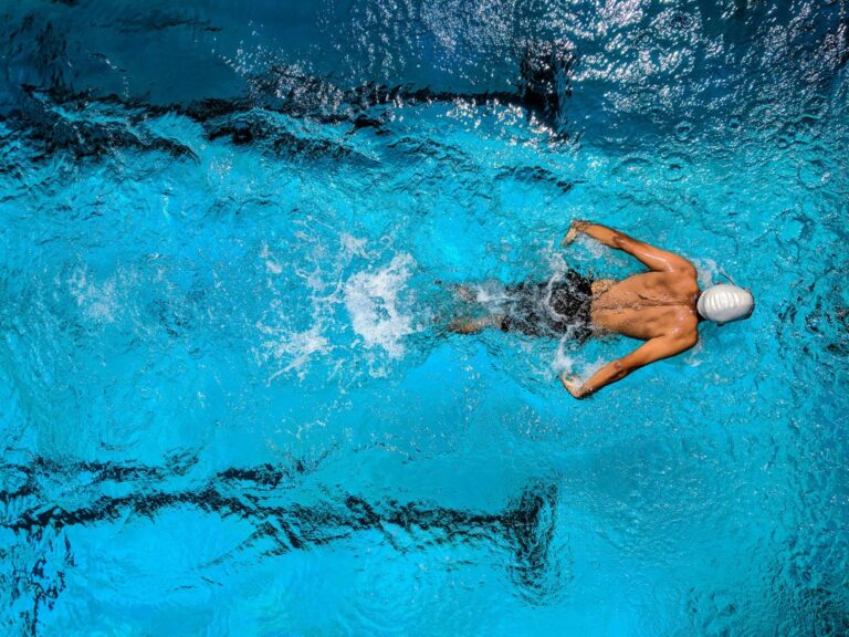 5 Ways Swimming Caps Can Make Your Swim Better