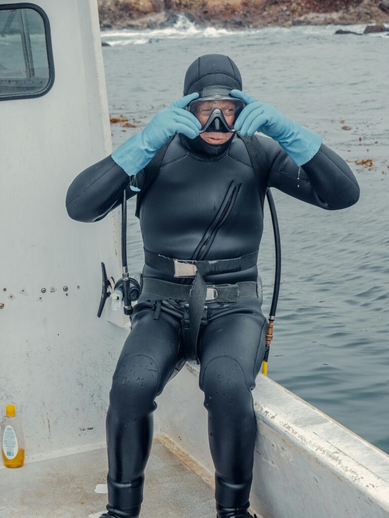 11 Tips for What to Wear Under a Wetsuit in Cold Water