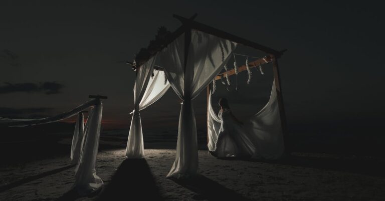 7 Beach Wedding Lighting Ideas for Evening Ceremonies That Create Magic