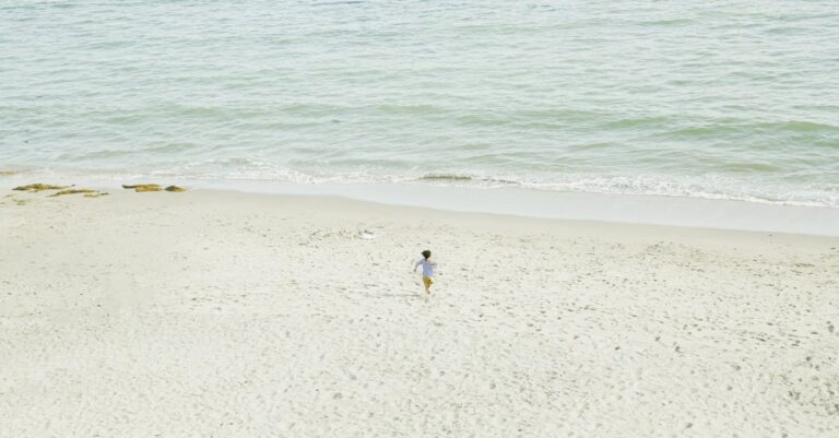 7 Fun Beach Activities for Kids: Ideas & Examples That Create Lasting Memories