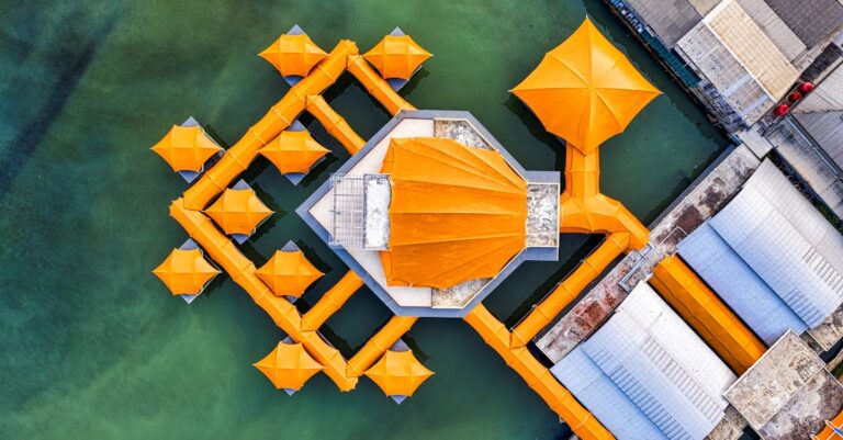 5 Innovative Floating Dock Anchoring Designs That Withstand Any Conditions
