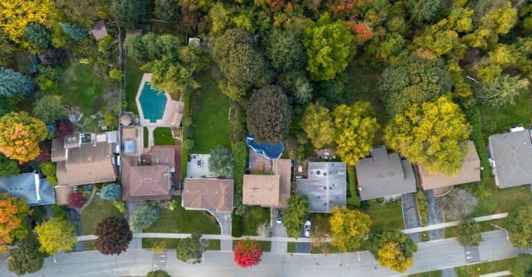 6 Pros and Cons of Community vs Private Pools That Impact Your Lifestyle