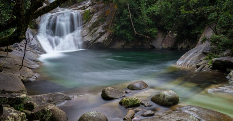 7 Ways Pool Automation Conserves Water That Protect Our Environment