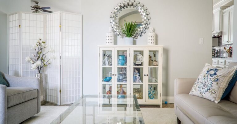 7 Clever Ideas for Beach Blanket Storage That Maximize Space