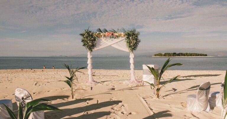 7 Tips for How to Plan a Beach Wedding During Peak Season Without Chaos