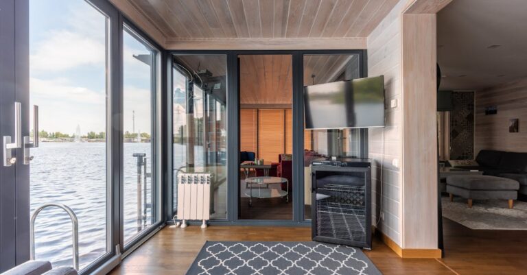7 Lakefront Outdoor Living Room Ideas Perfect for Summer Sunsets