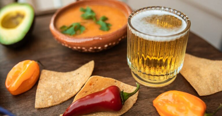 7 Effective Poolside Cooking Solutions For Parties That Hosts Swear By