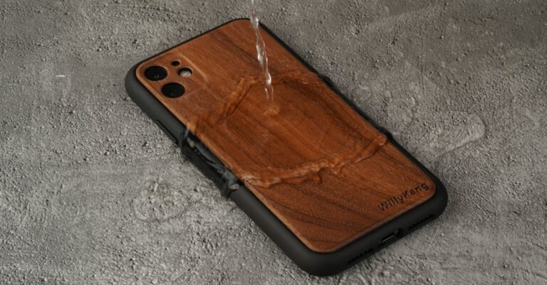 7 Best Waterproof Phone Bags and Cases For Any Water Adventure