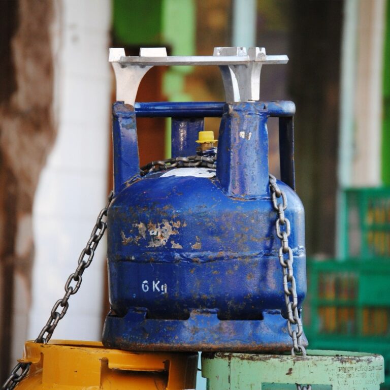 7 Best Mobile Storage Solutions for Pool Chemicals That Maximize Safety