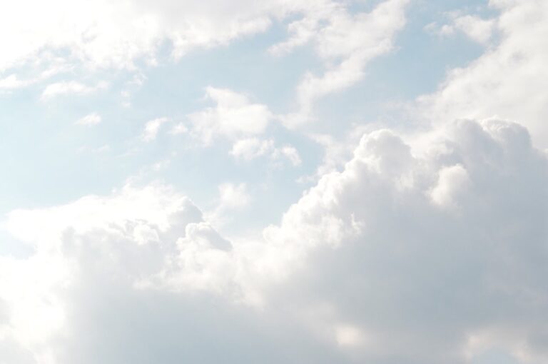 7 How to Read Weather Patterns for Perfect Beach Days Pros Use