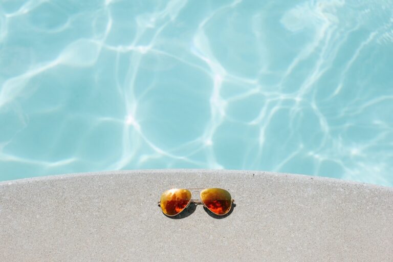 7 Best Natural Shade Solutions for Poolside Relaxation That Save Money