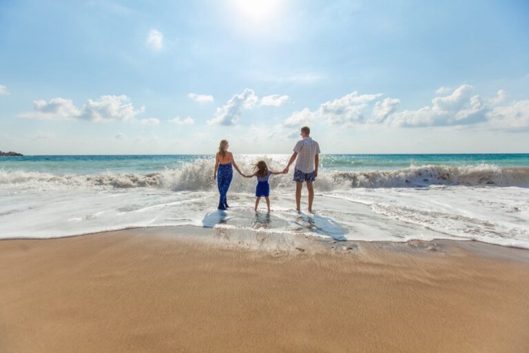 7 Creative Ways to Save on Beach Gear That Smart Families Use