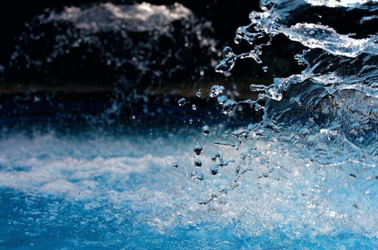 7 Ideas for Incorporating Water Features for Party Enjoyment That Create Unforgettable Summer Memories