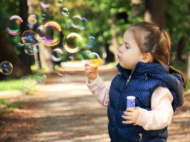 6 Ideas for Making Sunscreen Part of Outdoor Play That Every Parent Should Know