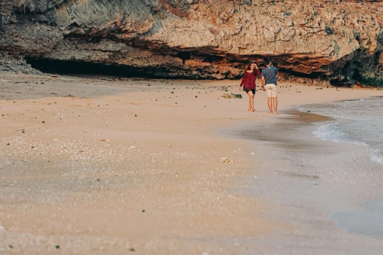 7 Tips for Planning a Beach Honeymoon After the Wedding That Pros Use