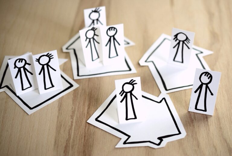 6 Ideas for Adapting Swimming Lessons for Social Distancing That Every Parent Should Know