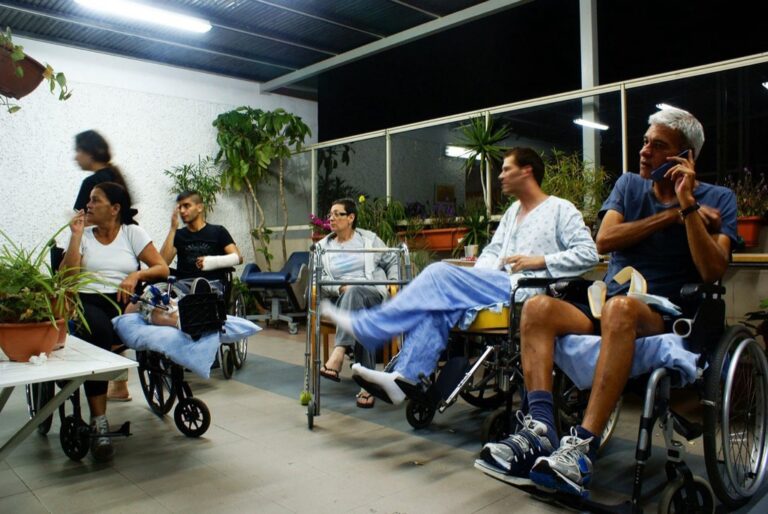 7 Best Beach Accessibility Products for Mobility Challenges That Maximize Independence