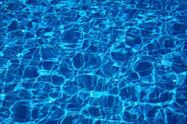 5 Best Liquid Pool Covers for Temperature Retention That Cut Bills