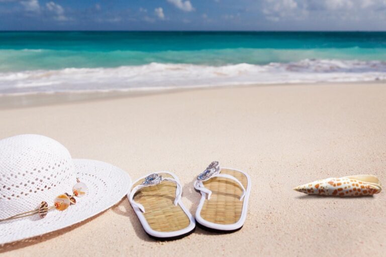 7 Rules of Beach Etiquette During Peak Times That Keep Peace