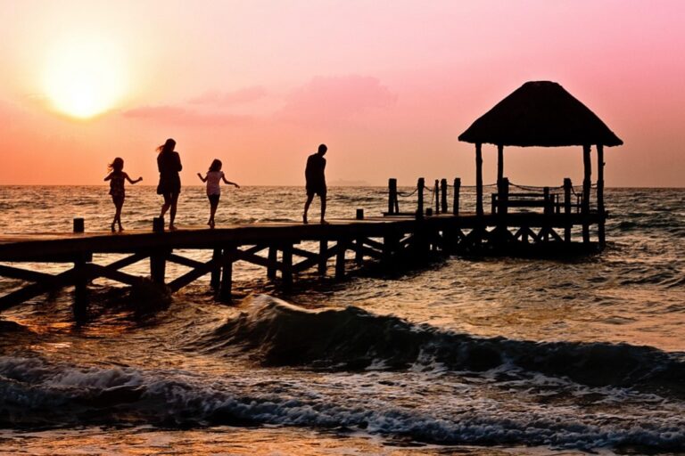 7 Tips for Navigating Crowded Beaches with Kids That Every Parent Should Know
