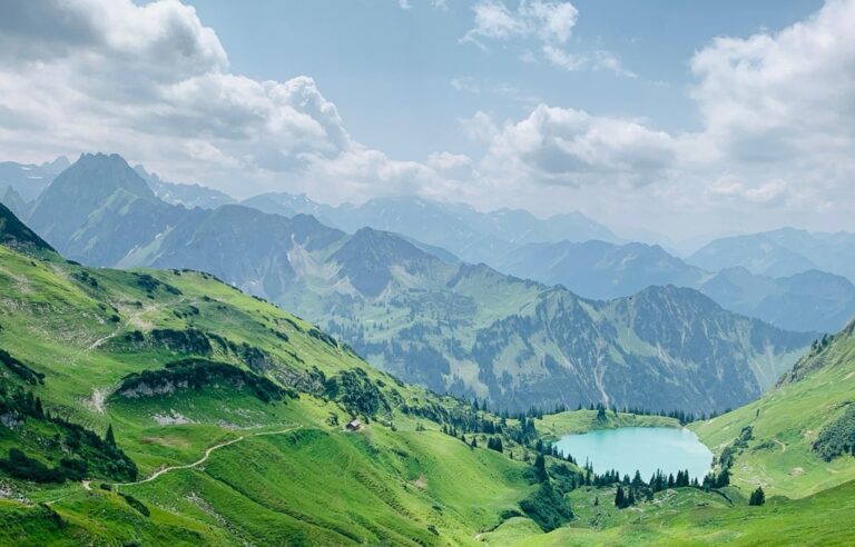 7 Best Nature Trails Around Low Lakes That Locals Keep Secret