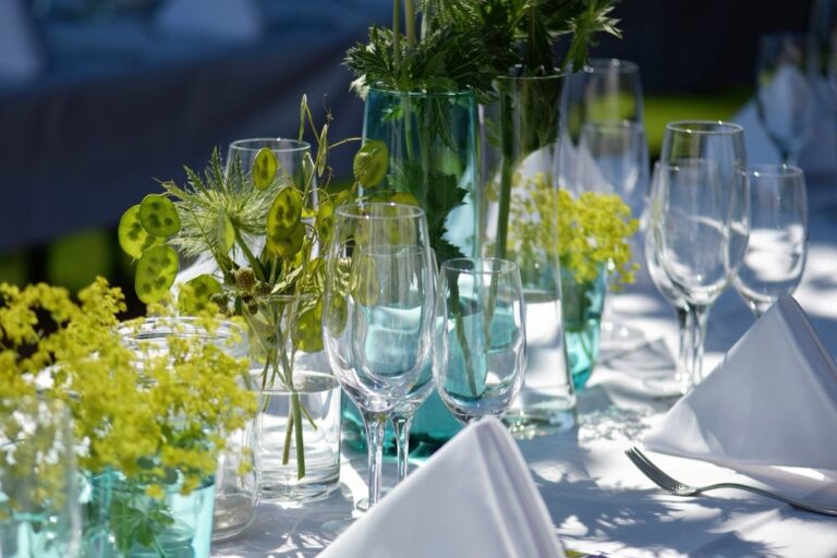 7 Best Must-Have Accessories for Pool Parties That Create Epic Memories