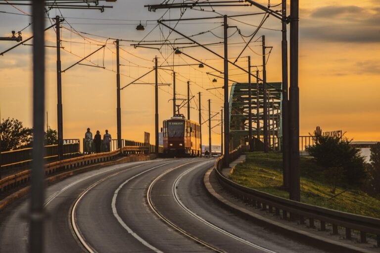 7 Public Transport Options for Beachgoers That Locals Use Daily