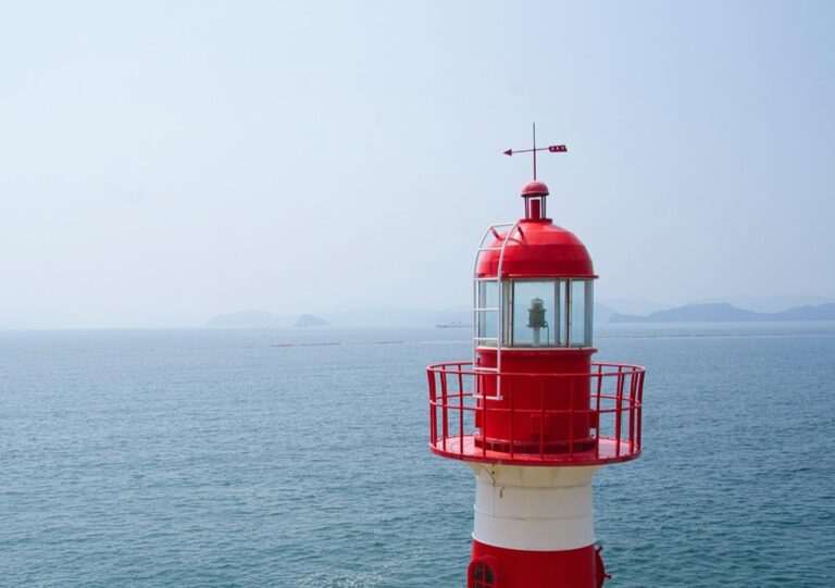 7 Best Weather Apps for Coastal Adventures That Keep You Safe
