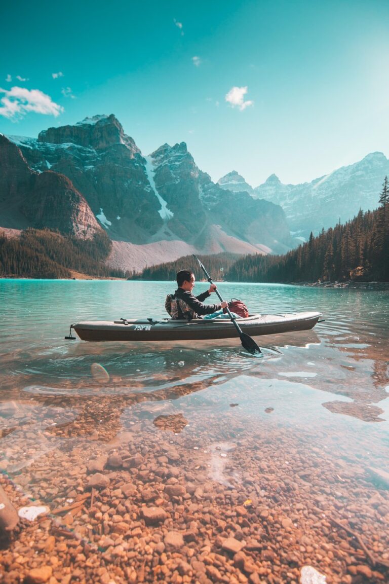 7 Tranquil Lake Kayaking Routes to Explore That Locals Keep Secret