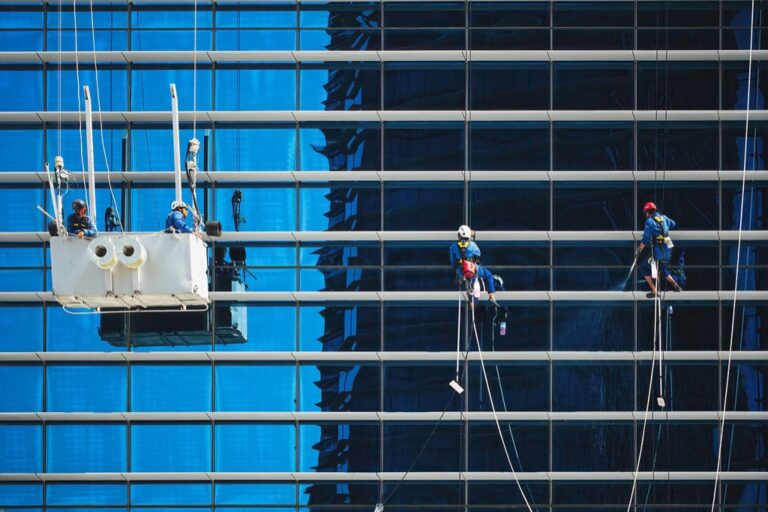 6 Ways Brand Reputation Impacts Pool Cleaning Service Choice Pros Know