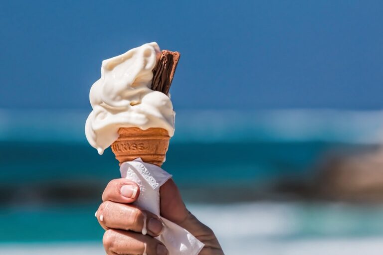 7 Best Beach-Friendly Snacks for Any Weather That Stay Fresh