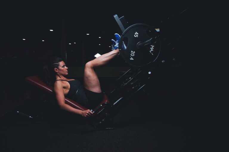 7 Ways Aquatic Fitness Classes Improve Socializing That Build Lasting Bonds