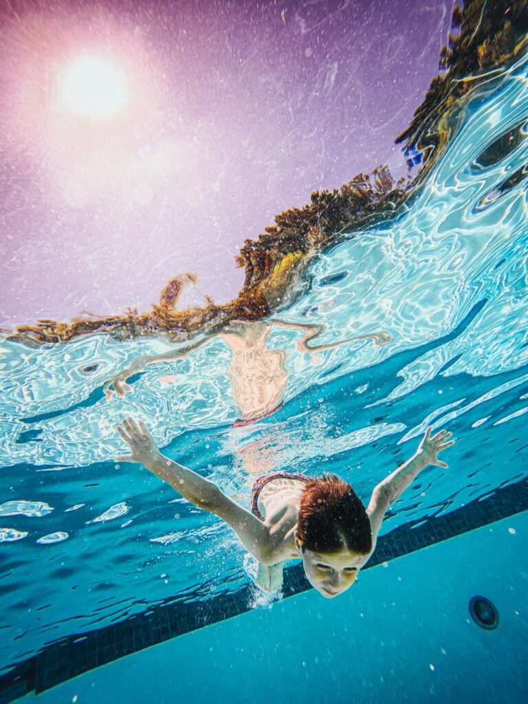 6 Differences: Shallow Water Swimming vs Deep Water Experiences That Every Parent Should Know